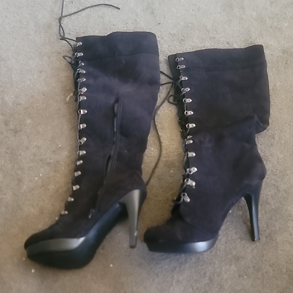 Elegant Black Knee-High Boots
